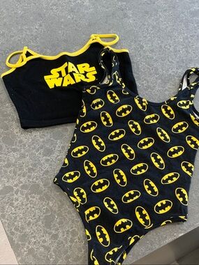 Lot of 2 Comic crop top and bodysuit
